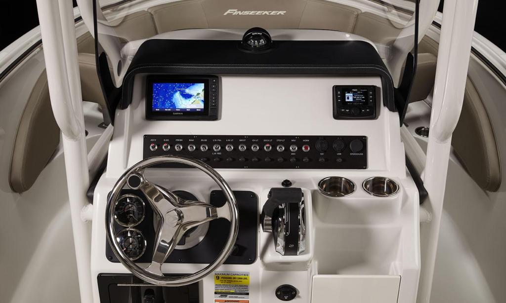 Crownline Finseeker 210 CC