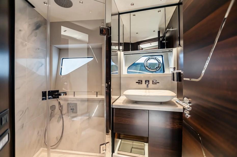 Sunseeker Predator 65