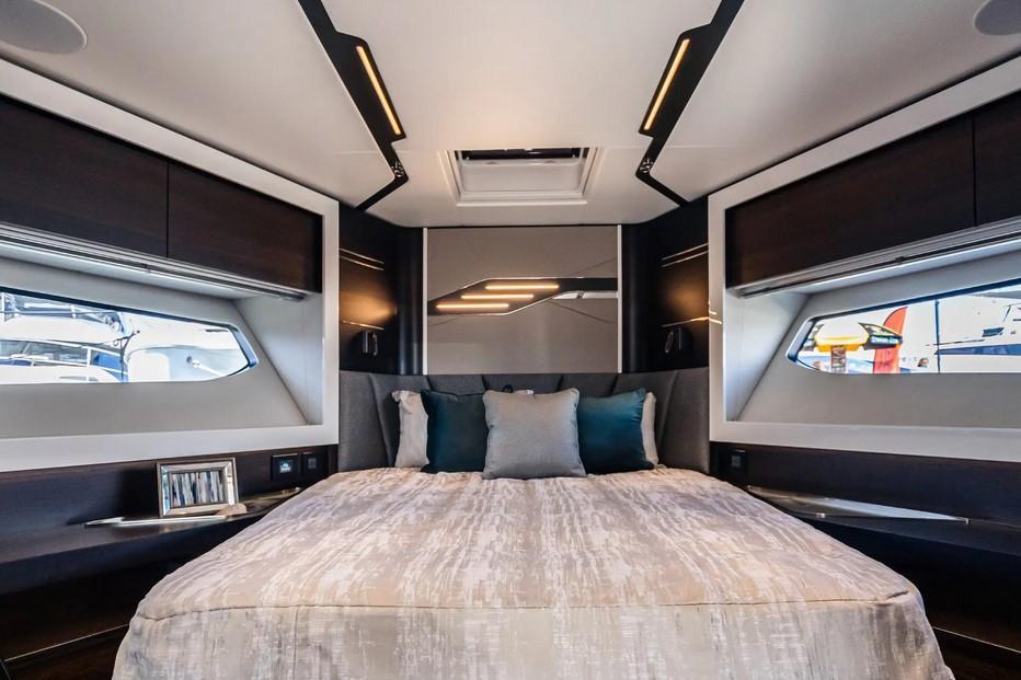 Sunseeker Predator 65