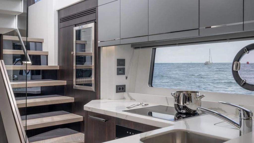Sunseeker Predator 74 XPS