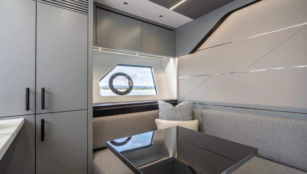 Sunseeker Predator 74 XPS