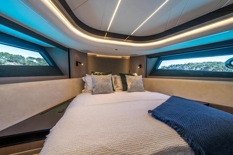 Sunseeker Superhawk 55