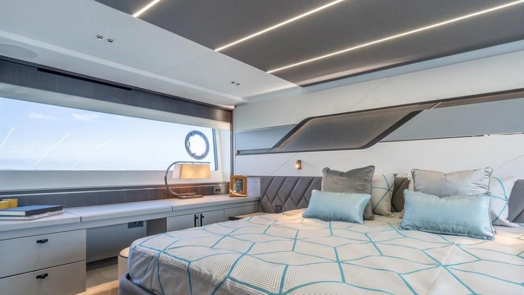 Sunseeker Sport Yacht 74 XPS