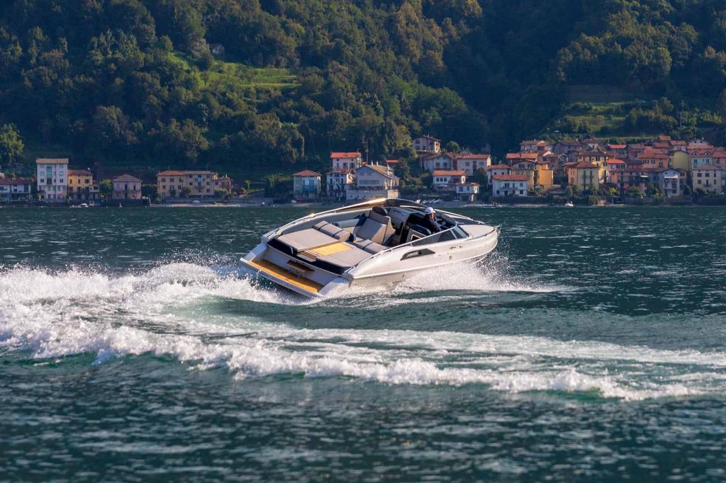 A. Mostes Pegaso 28 Evo