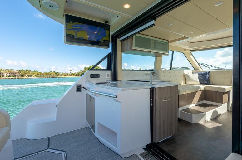 Regal 38 FXO