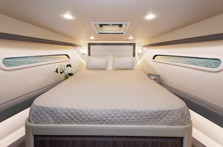 Regal 38 FLY