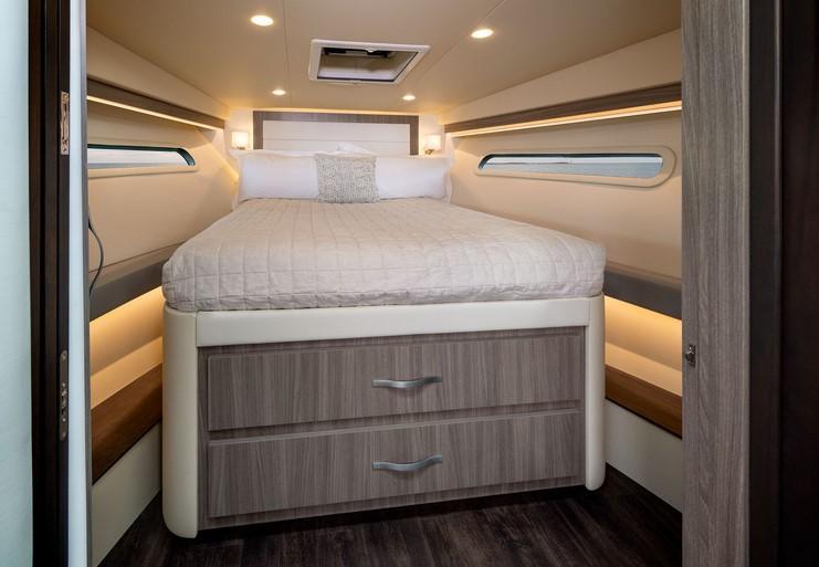Regal 38 FLY