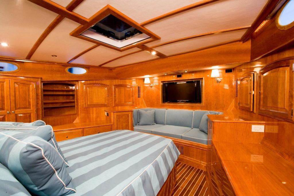 Hinckley Talaria 57