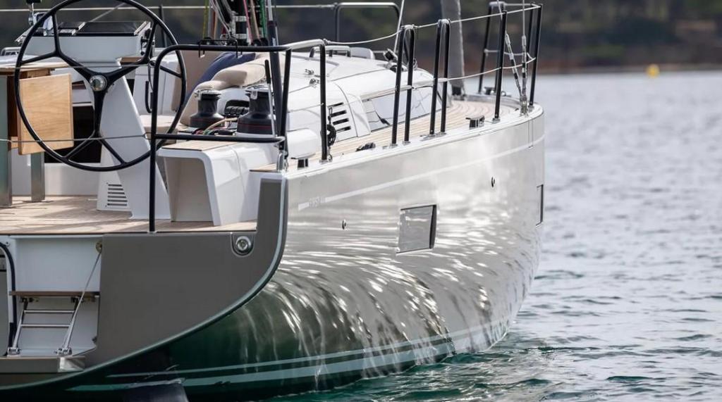 Beneteau First 44