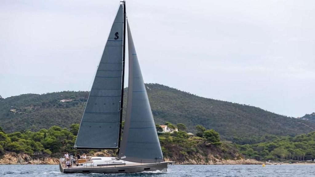 Beneteau First 44