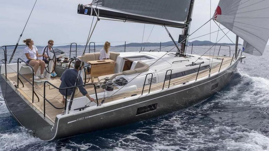 Beneteau First 44