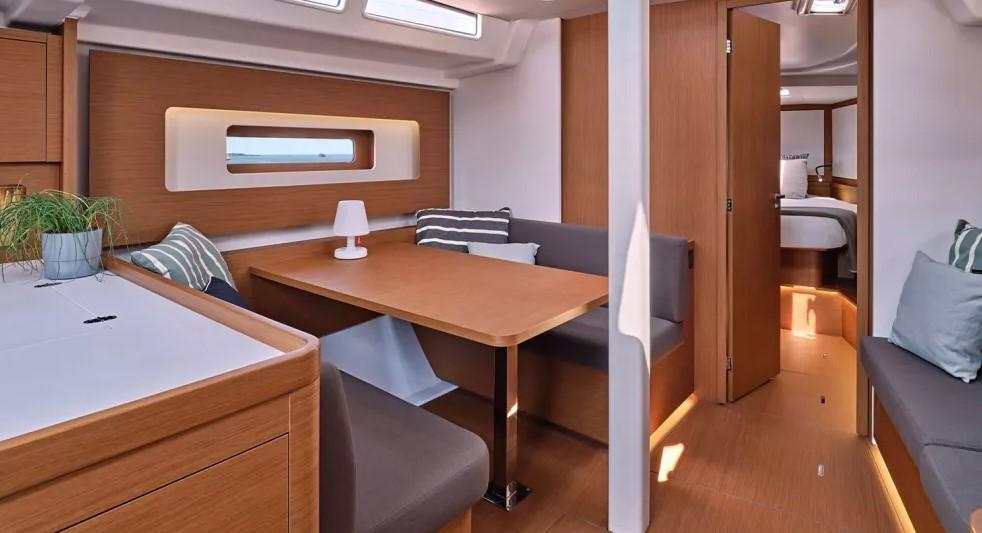 Beneteau First 44