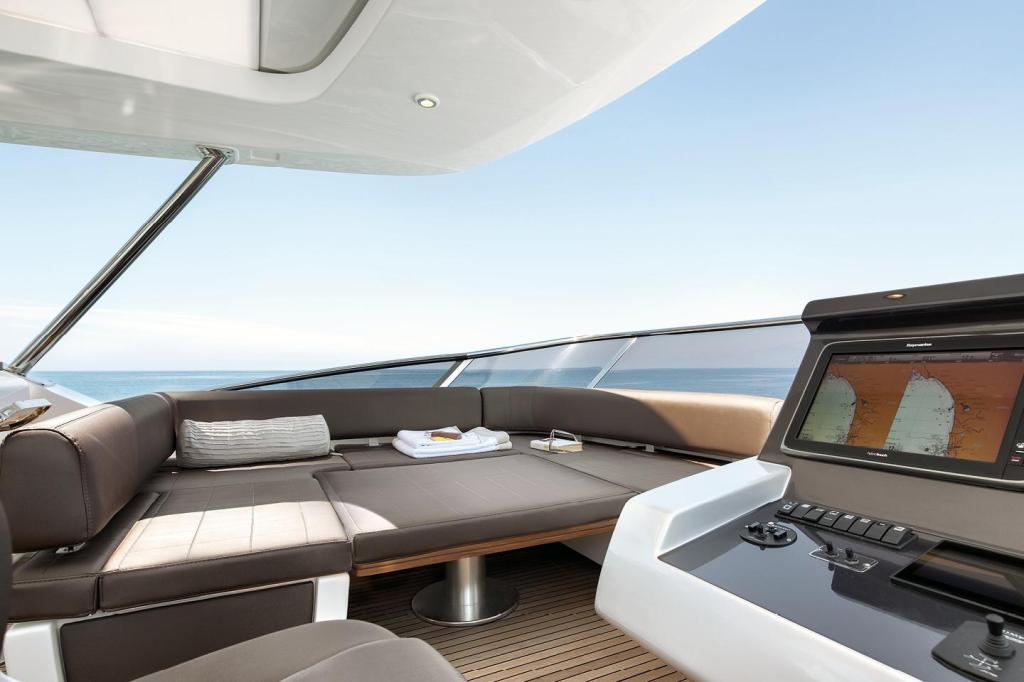 Azimut 83