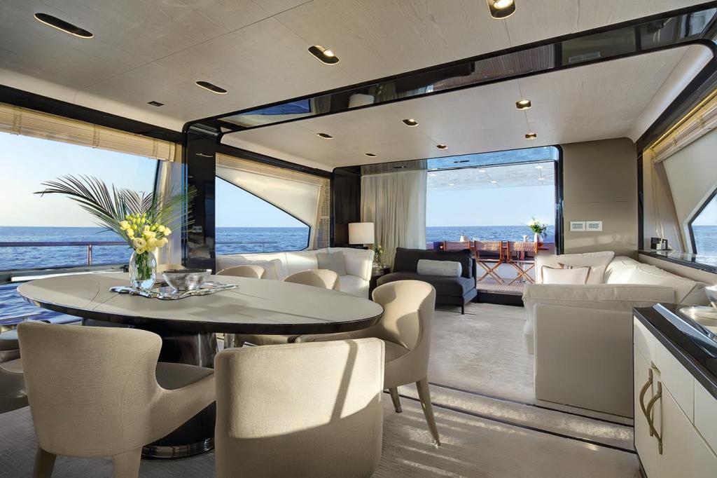 Azimut 83