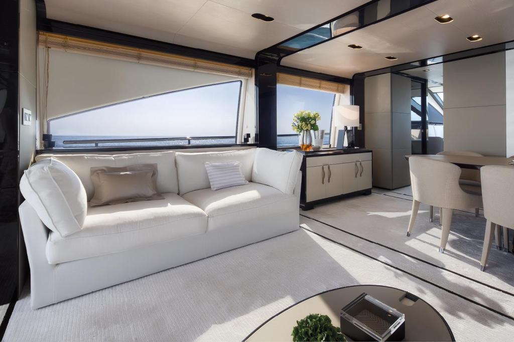 Azimut 83