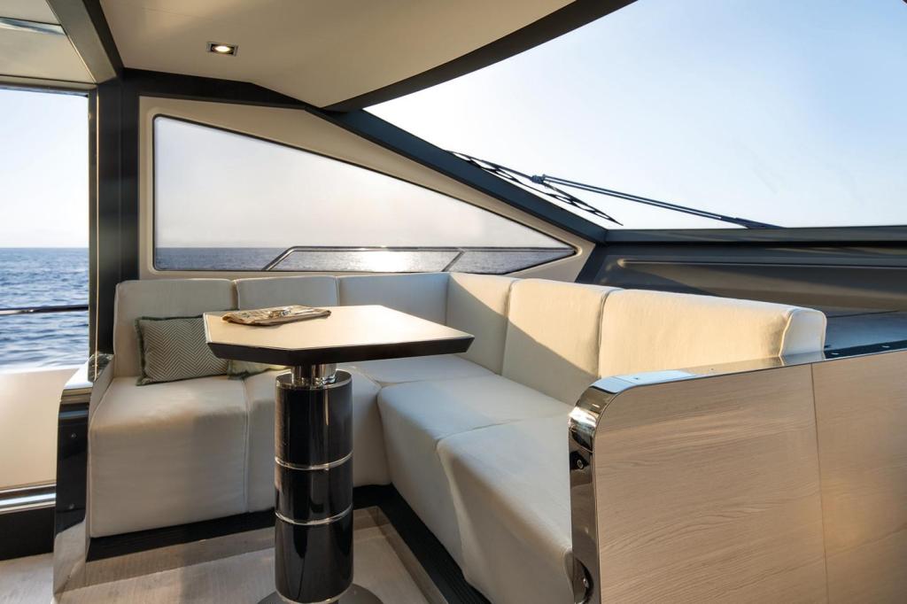 Azimut 83