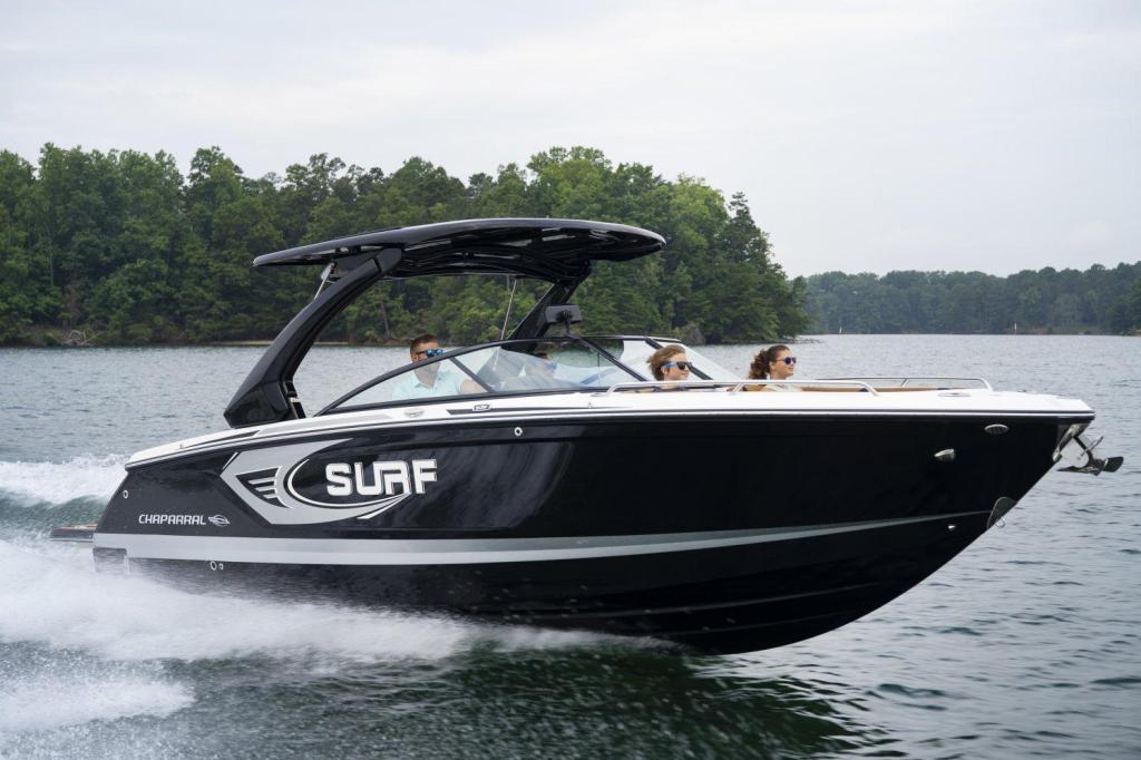 Chaparral 28 Surf