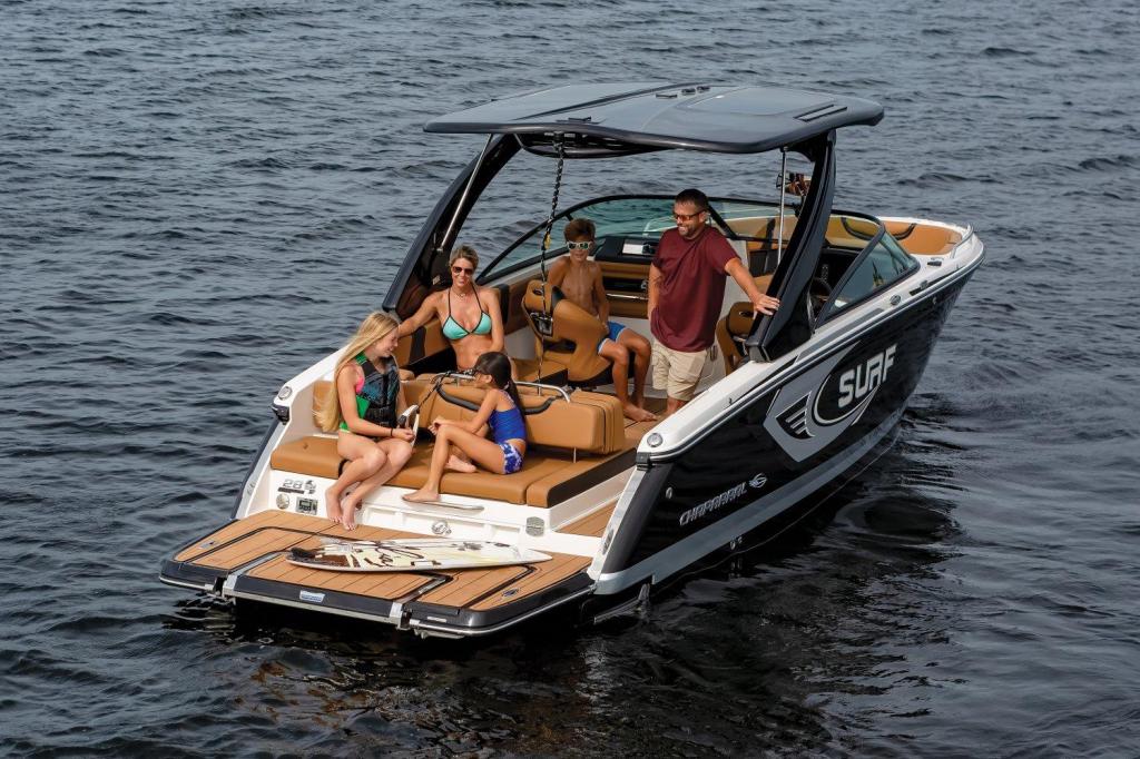Chaparral 28 Surf