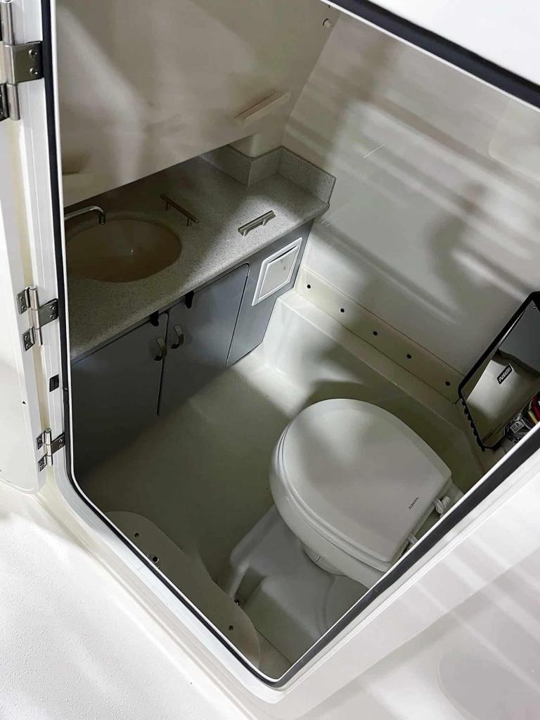 Stingray 273CC Center Console