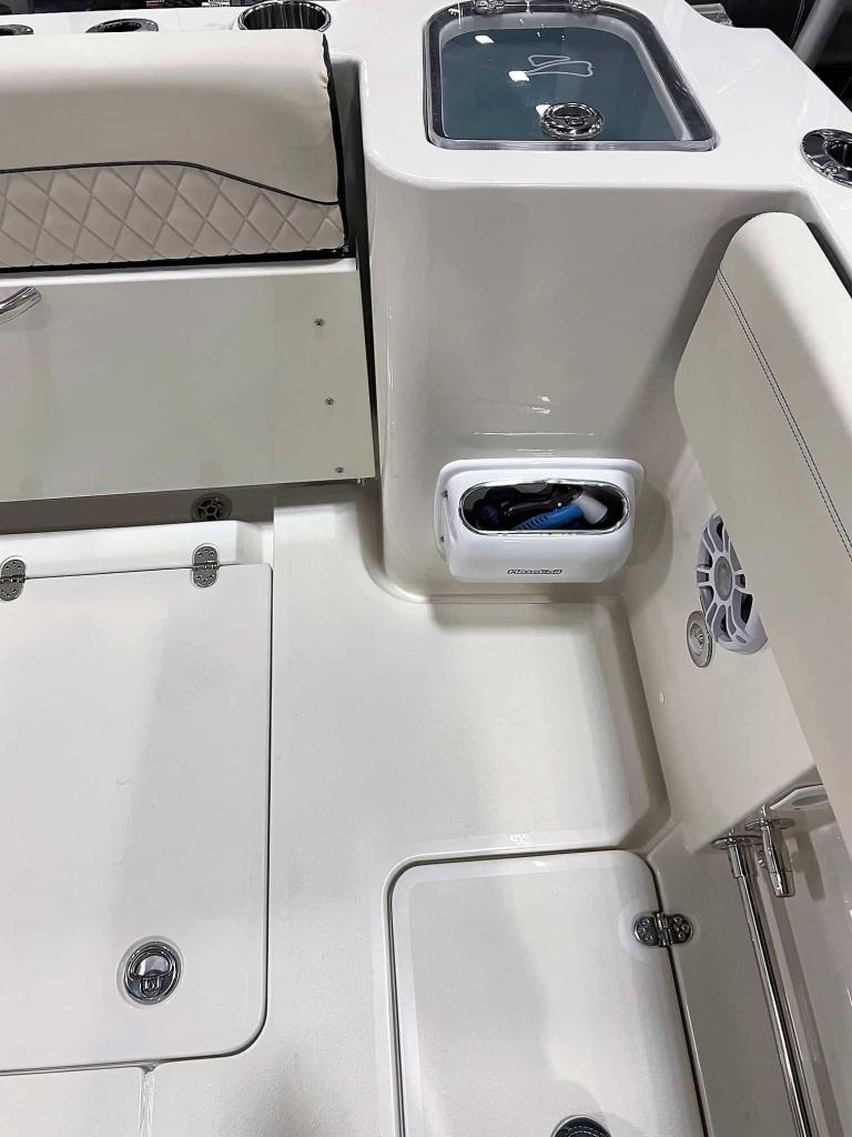 Stingray 273CC Center Console