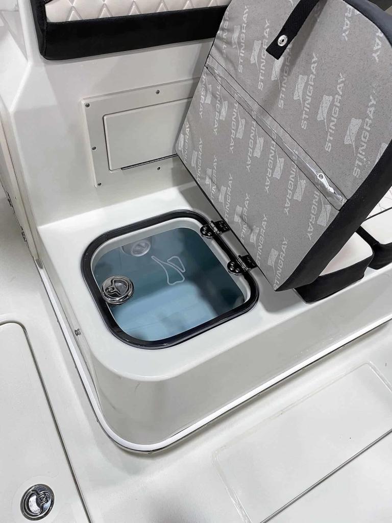 Stingray 273CC Center Console