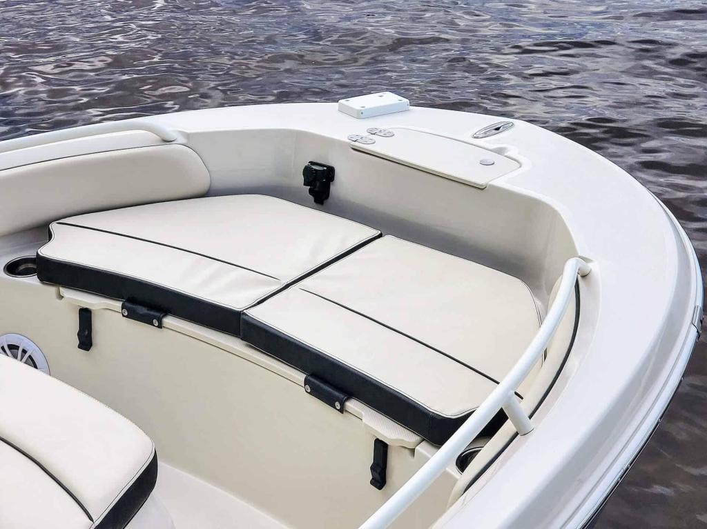 Stingray 173CC Center Console