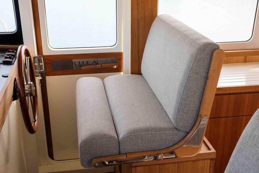 Rhéa Trawler 34