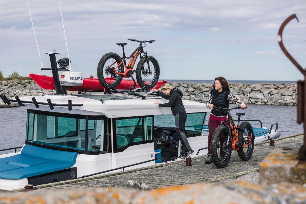 Axopar 37 XC Cross Cabin