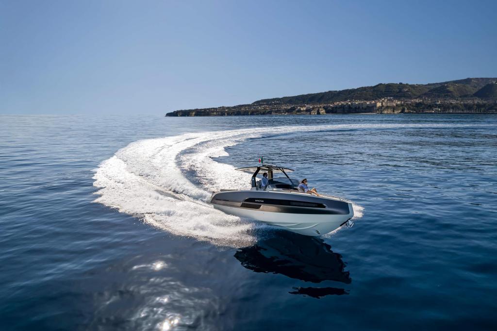 Invictus GT320S