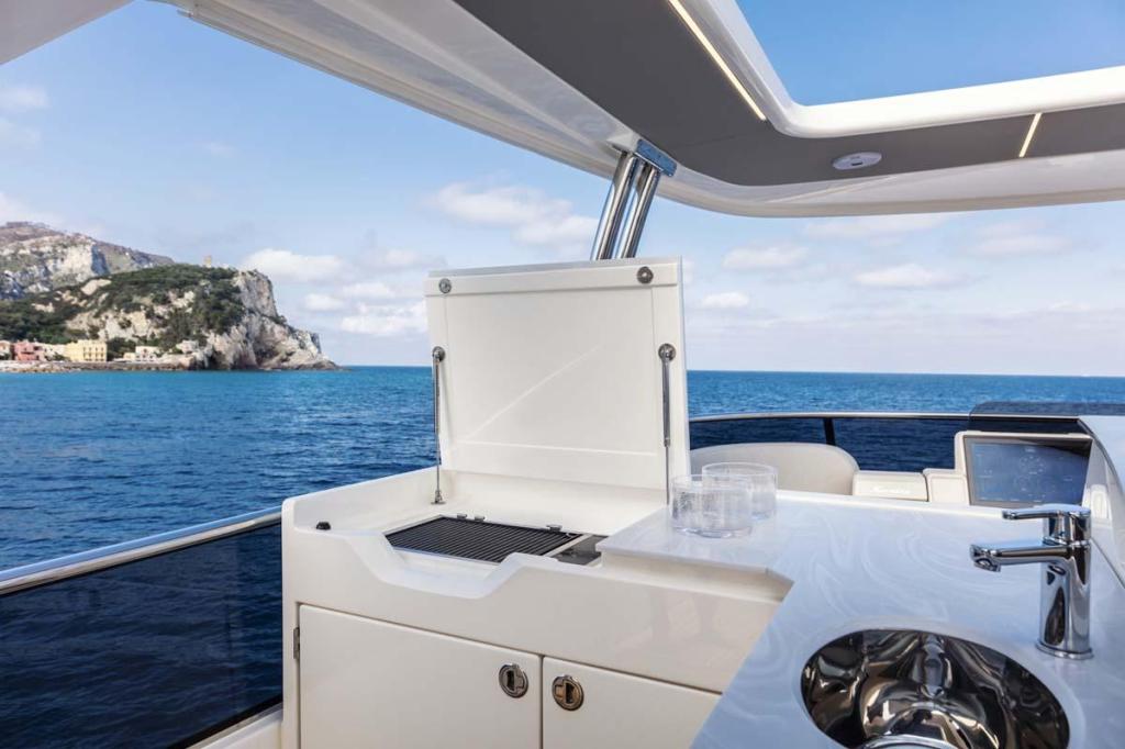 Absolute Navetta 68