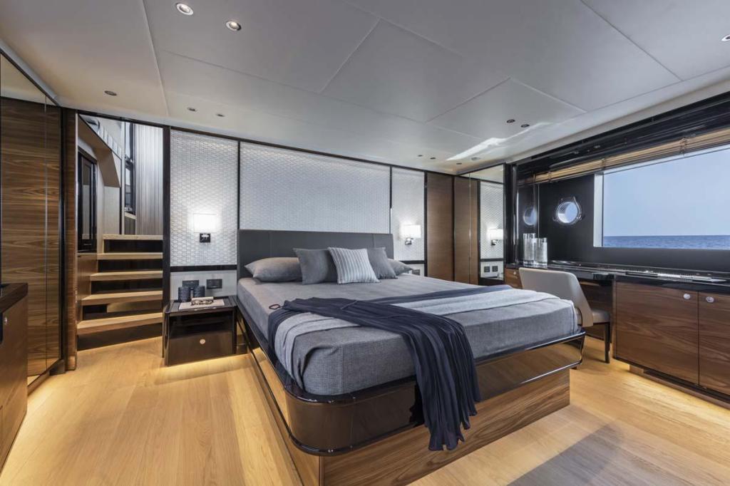 Absolute Navetta 68