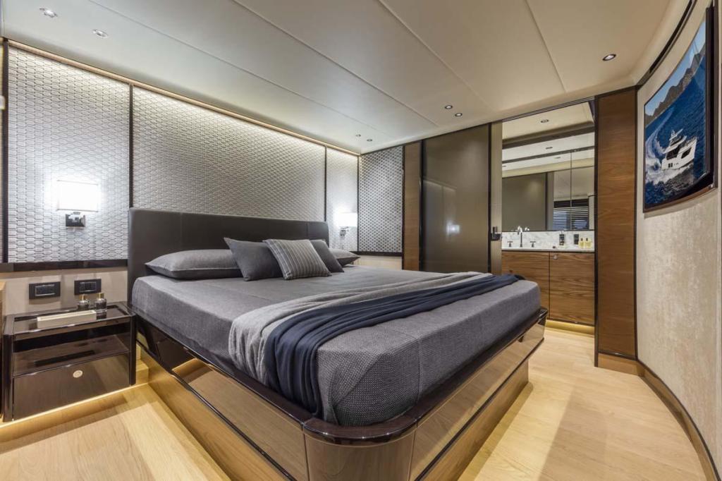 Absolute Navetta 68