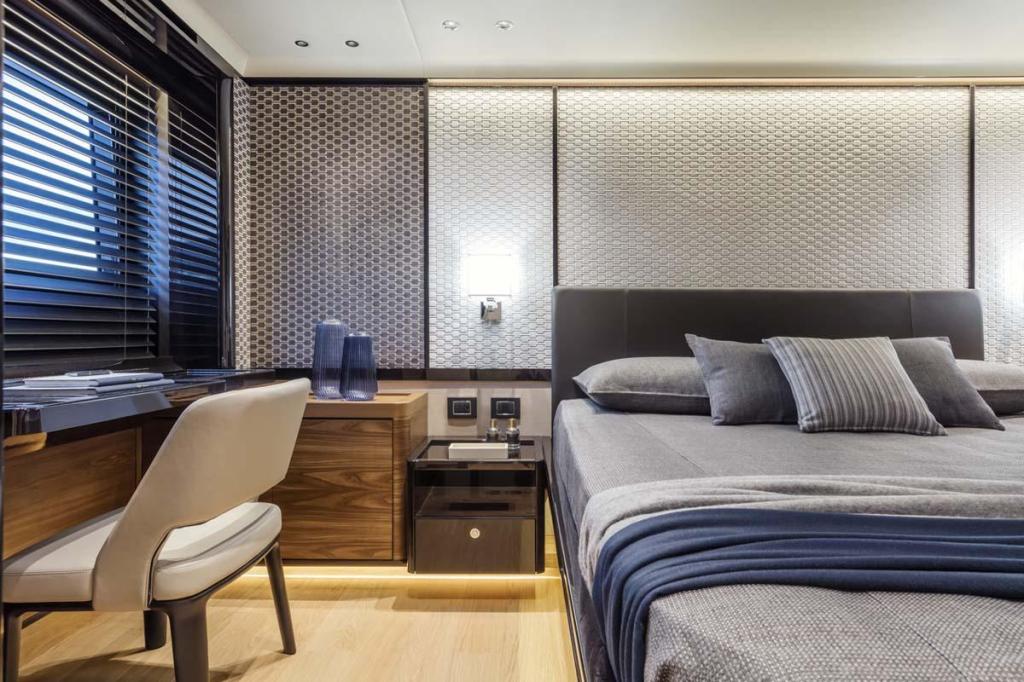 Absolute Navetta 68