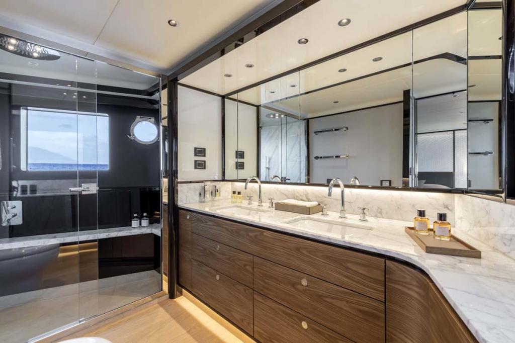 Absolute Navetta 68