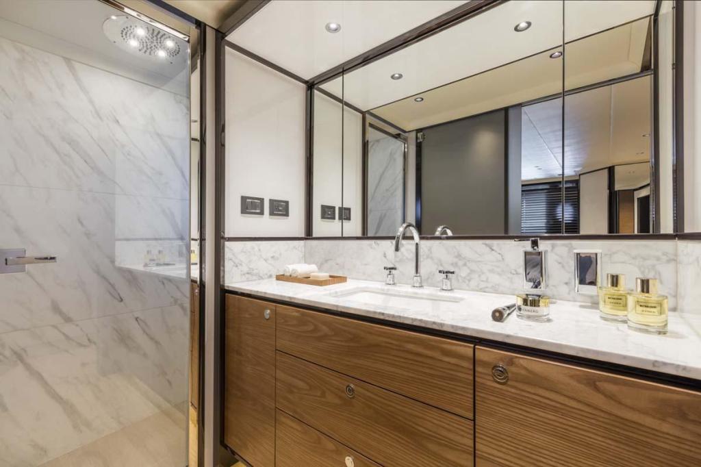 Absolute Navetta 68