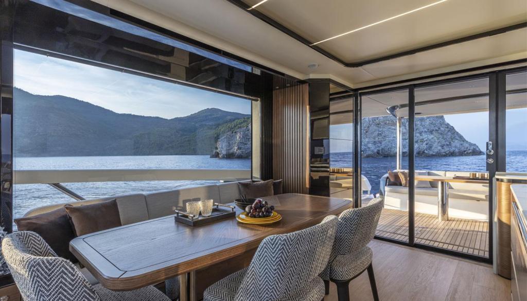 Absolute Navetta 64