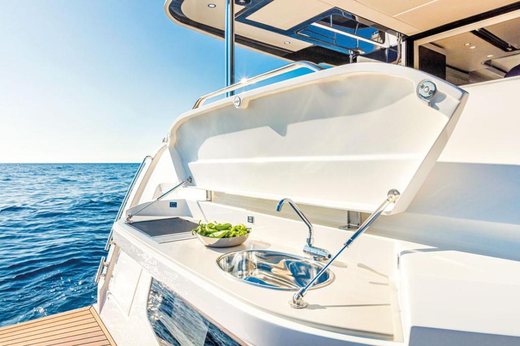Absolute Navetta 52