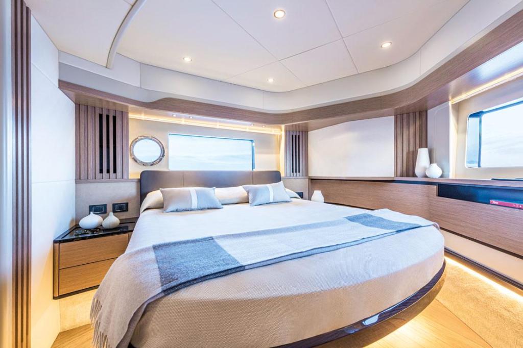 Absolute Navetta 52