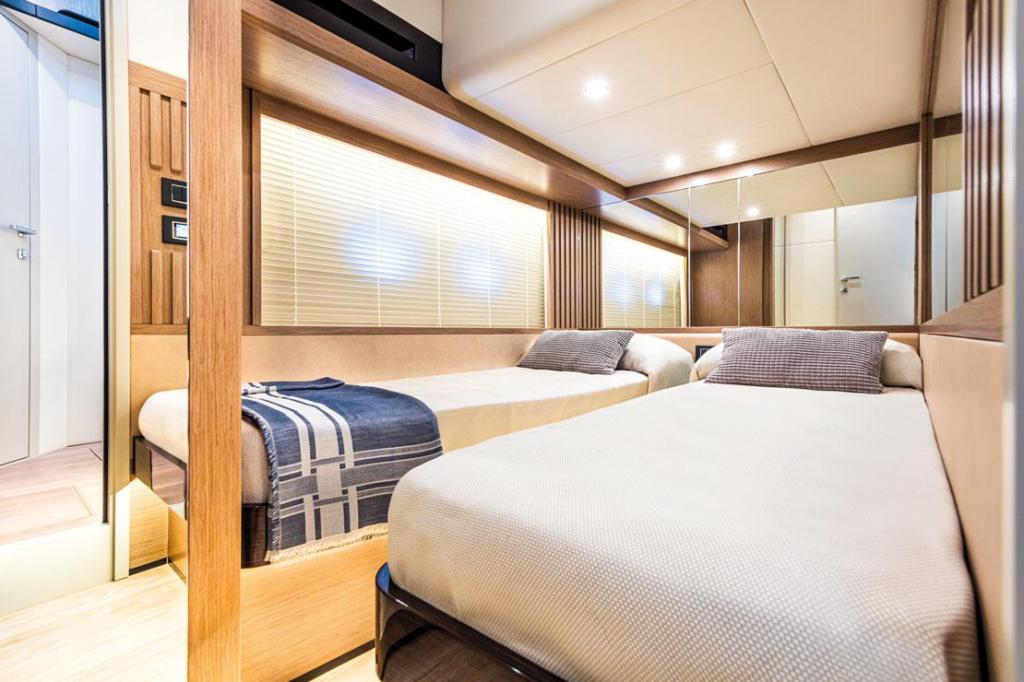 Absolute Navetta 52