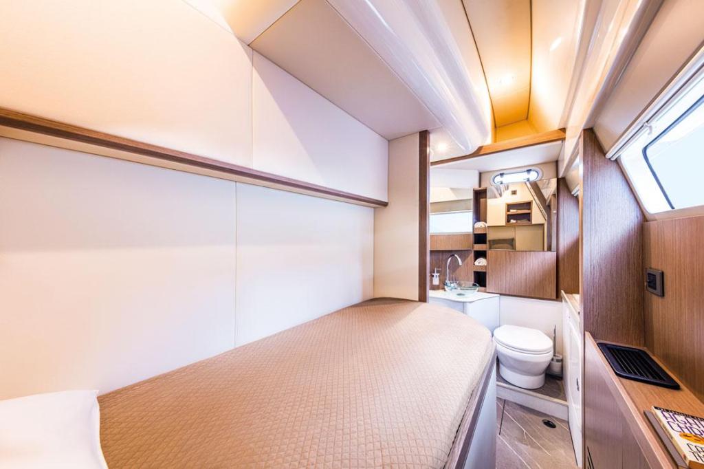 Absolute Navetta 52