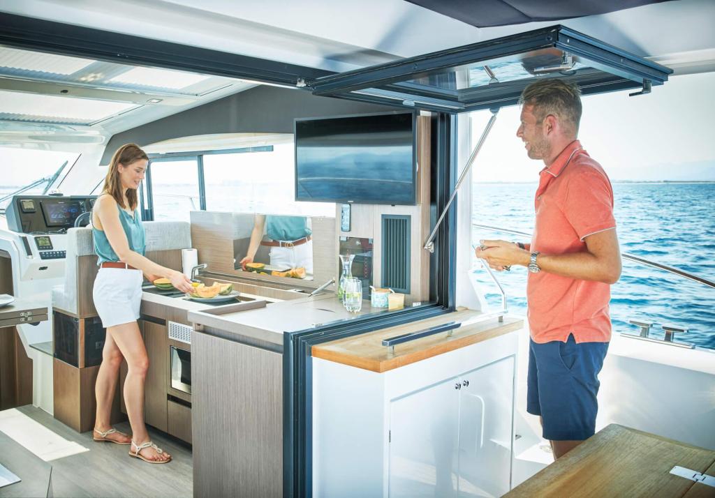 Sealine C390V