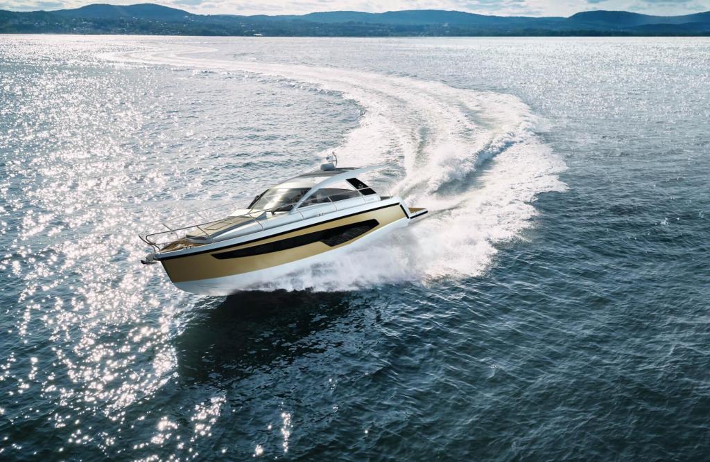 Sealine S335