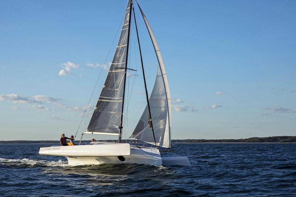 Corsair 880