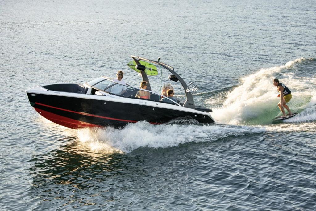Four Winns H4 Surf