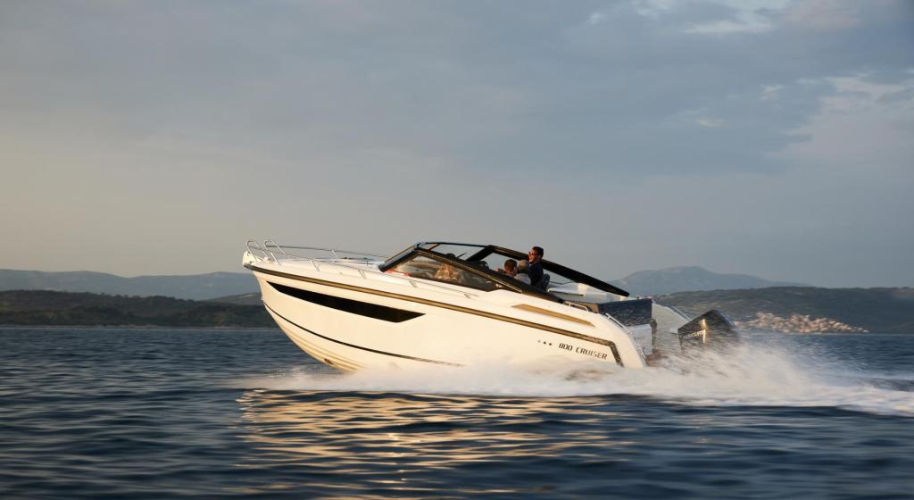 Parker 800 Cruiser