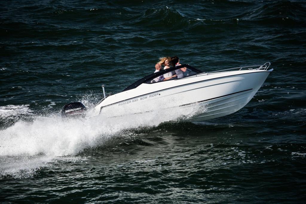 Parker 630 Bow Rider