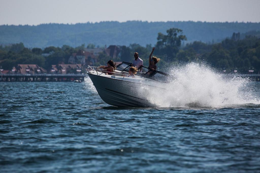 Parker 630 Bow Rider