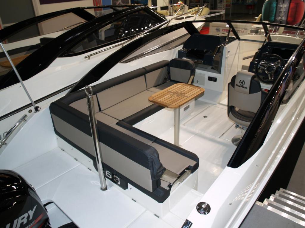 Parker 630 Bow Rider