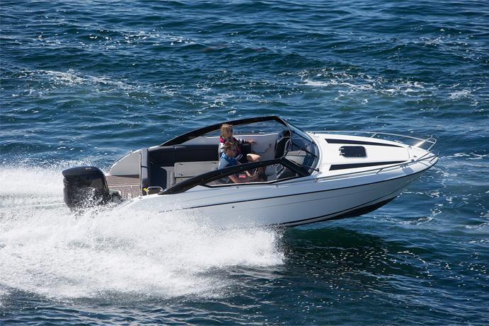 Parker 630 Day Cruiser