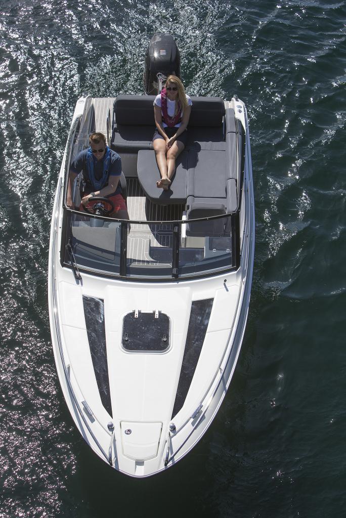 Parker 630 Day Cruiser